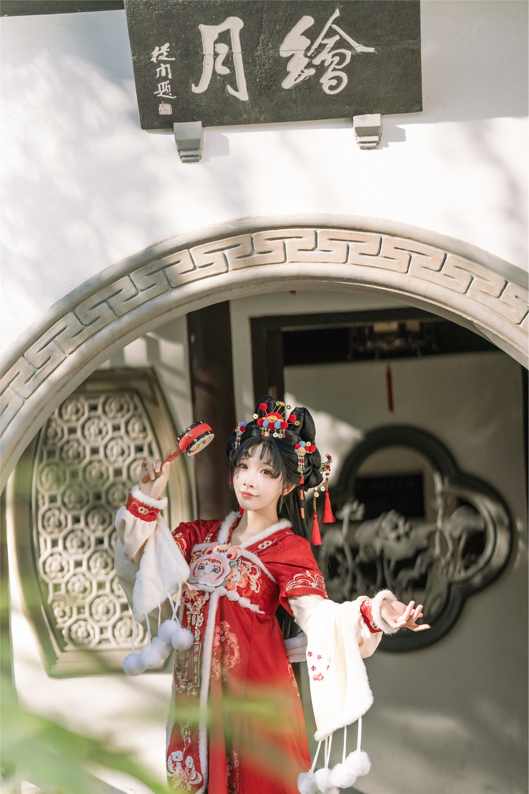 YITUYU艺图语 2025.01.31 红红火火迎新年 一只小羊